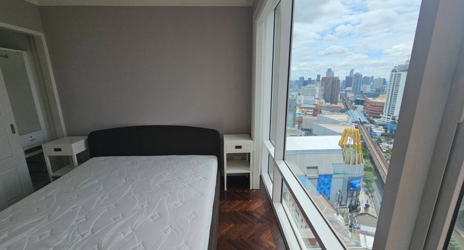 For rent 3 bedrooms condo in Khlong Toei, Bangkok