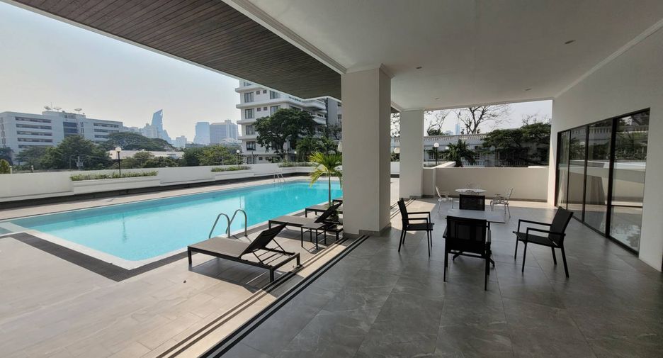 À louer 3 chambres condo à Watthana, Bangkok
