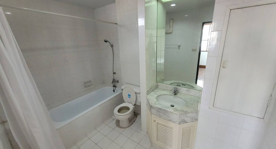 À louer 3 chambres condo à Watthana, Bangkok