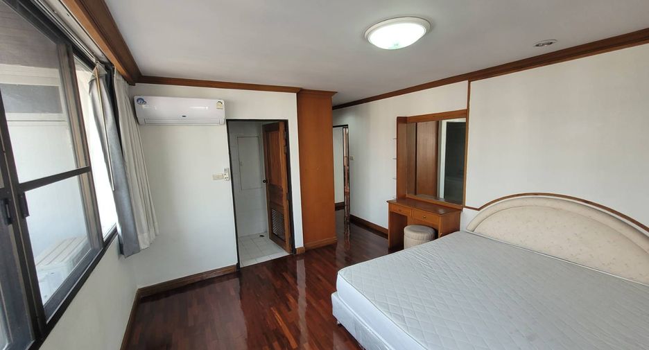 À louer 3 chambres condo à Watthana, Bangkok