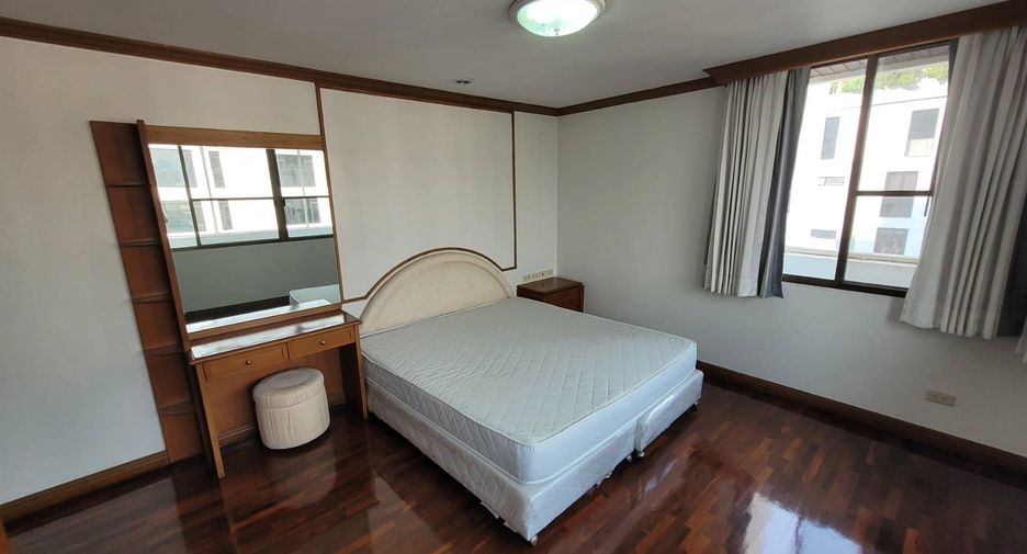 À louer 3 chambres condo à Watthana, Bangkok