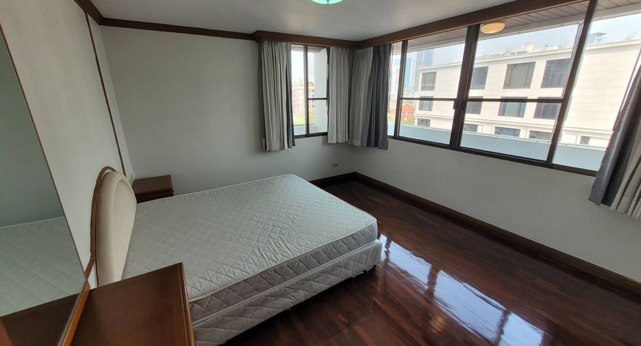 À louer 3 chambres condo à Watthana, Bangkok