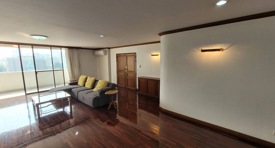 À louer 3 chambres condo à Watthana, Bangkok