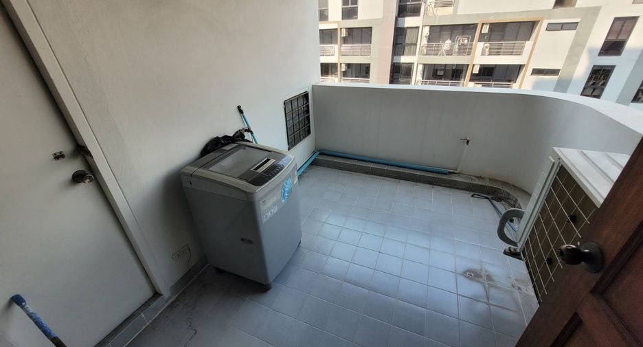 À louer 3 chambres condo à Watthana, Bangkok
