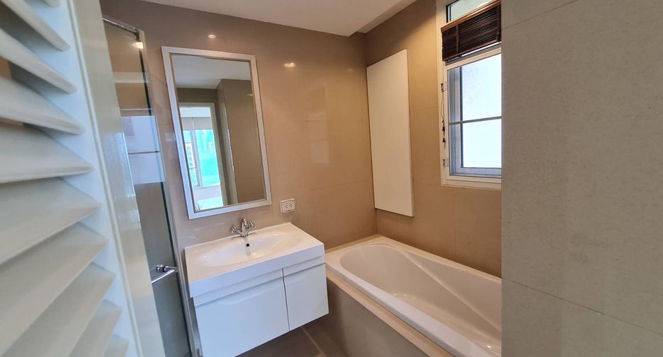 Wohnung zur Miete und zum Kauf mit 2 Zimmer in Watthana, Bangkok