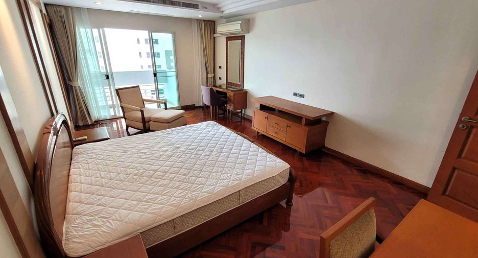 À louer 3 chambres condo à Khlong Toei, Bangkok