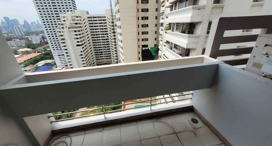 À louer 3 chambres condo à Khlong Toei, Bangkok