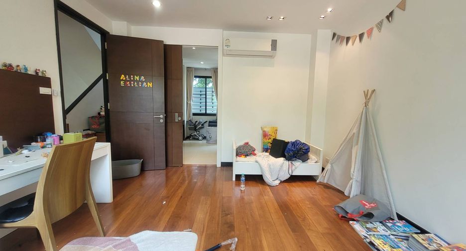 ให้เช่า 3 ห้องนอน บ้านเดี่ยว ใน คลองเตย, กรุงเทพฯ