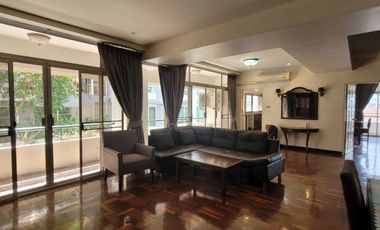 Condo en alquiler de 3 habitaciones en Khlong Toei, Bangkok