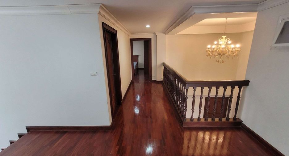 Wohnung zur Miete mit 4 Zimmer in Pathum Wan, Bangkok