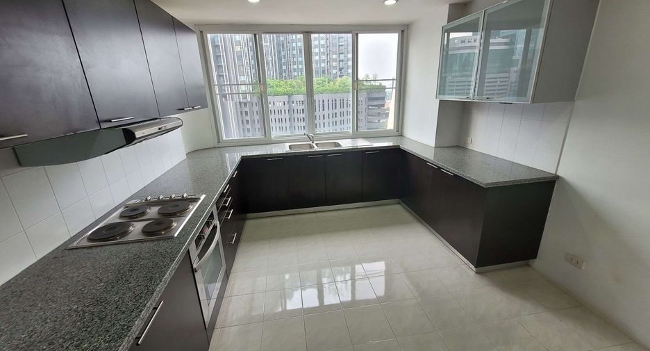 Wohnung zur Miete mit 4 Zimmer in Pathum Wan, Bangkok