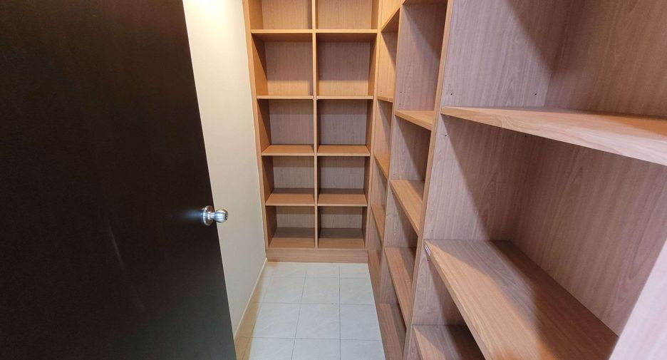ให้เช่า 3 ห้องนอน คอนโด ใน คลองเตย, กรุงเทพฯ