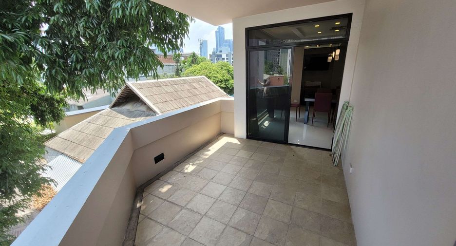 For rent 2 ベッドルーム condo in Watthana, Bangkok