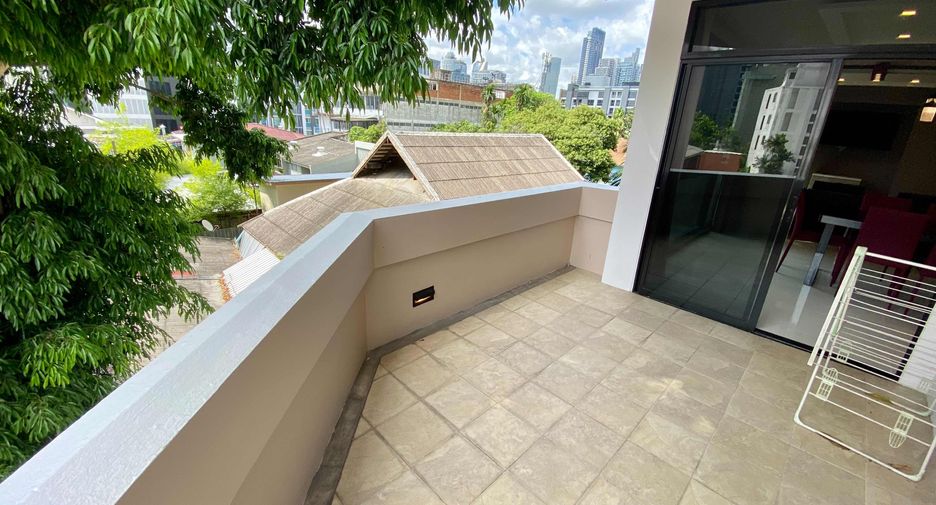 For rent 2 ベッドルーム condo in Watthana, Bangkok