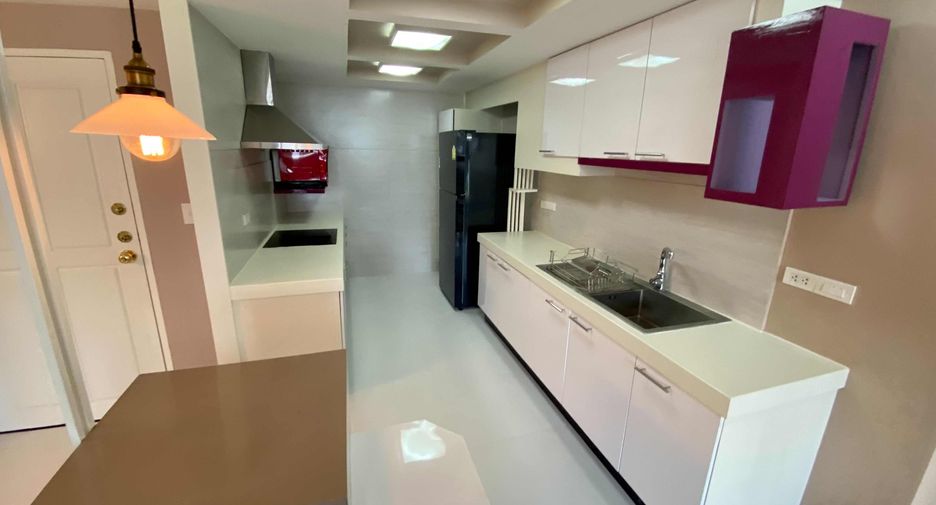 For rent 2 ベッドルーム condo in Watthana, Bangkok