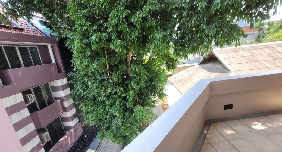 For rent 2 ベッドルーム condo in Watthana, Bangkok
