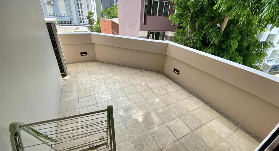 For rent 2 ベッドルーム condo in Watthana, Bangkok