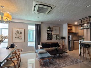 For rent 4 bedrooms townhouse in Watthana, Bangkok