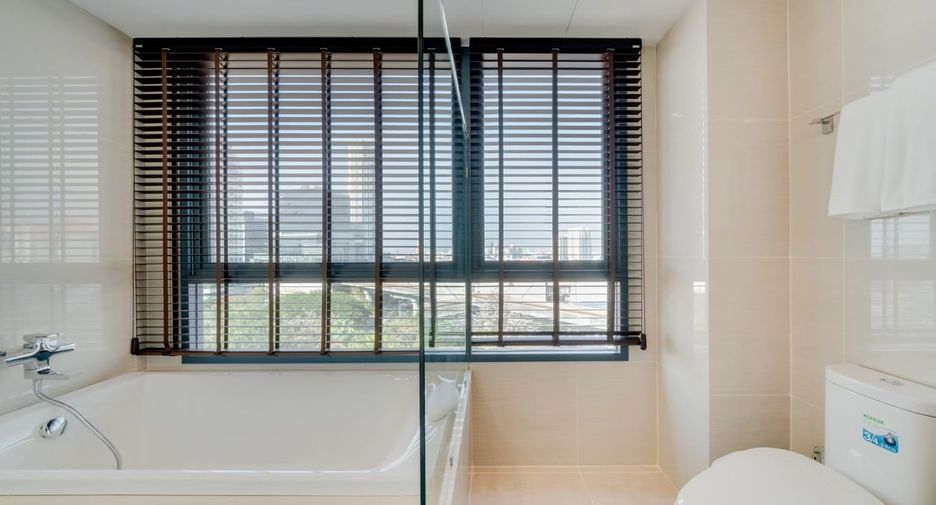 For rent 2 bedrooms condo in Bang Na, Bangkok