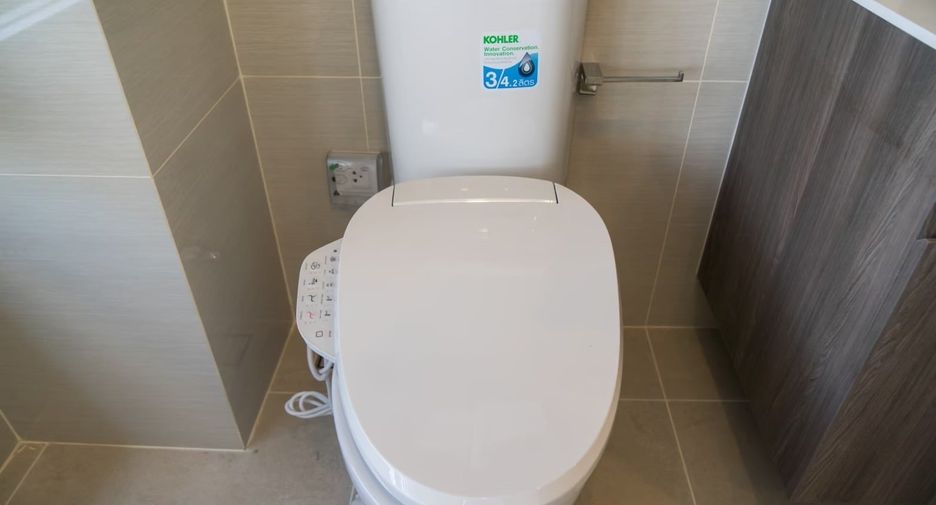 For rent 2 bedrooms condo in Bang Na, Bangkok