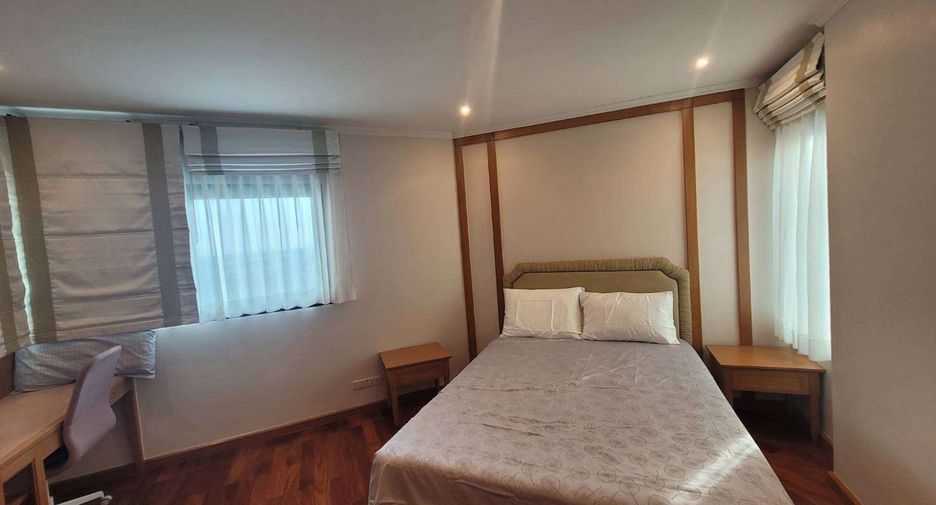 For rent 2 bedrooms condo in Sathon, Bangkok