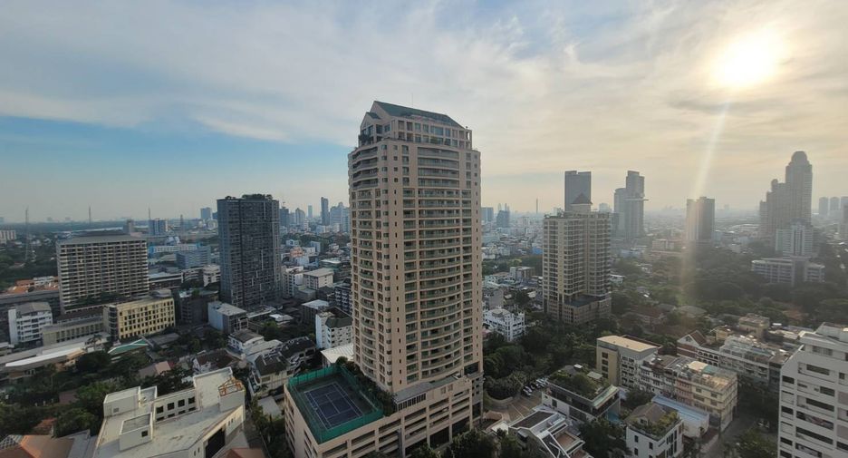 For rent 2 bedrooms condo in Sathon, Bangkok