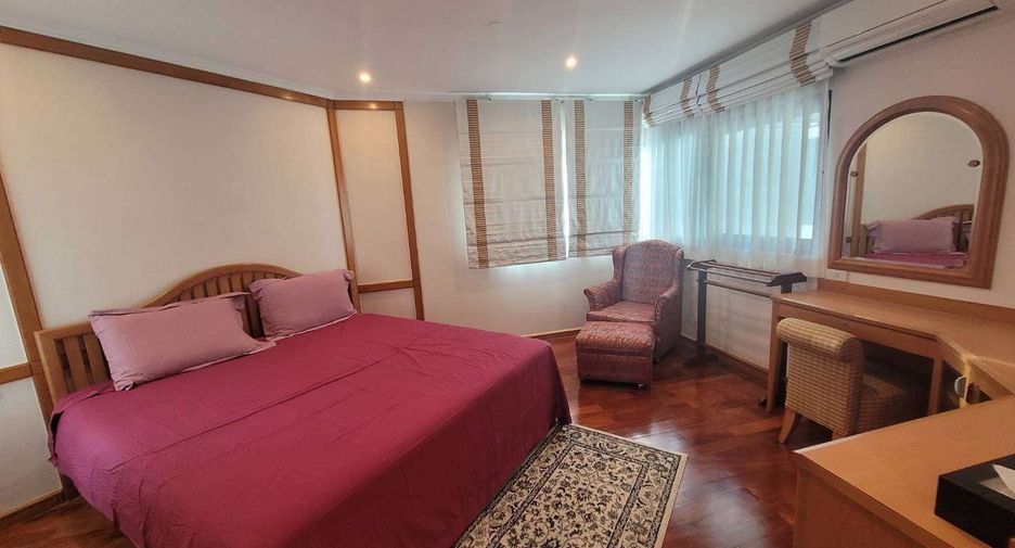 For rent 2 bedrooms condo in Sathon, Bangkok