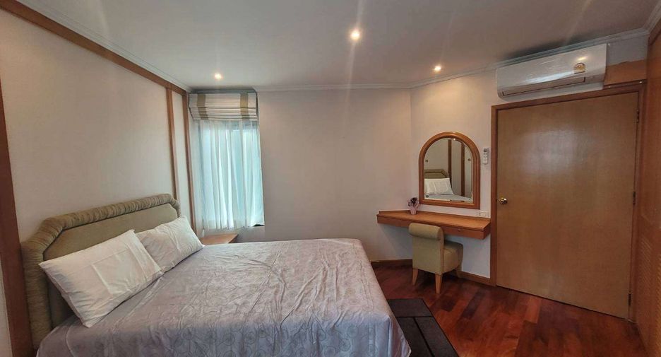 For rent 2 bedrooms condo in Sathon, Bangkok