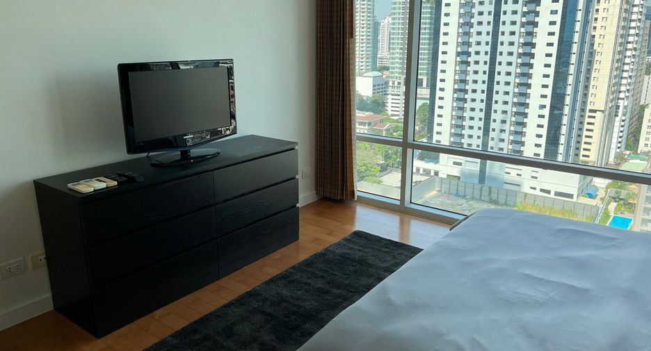 For rent 2 bedrooms condo in Khlong Toei, Bangkok