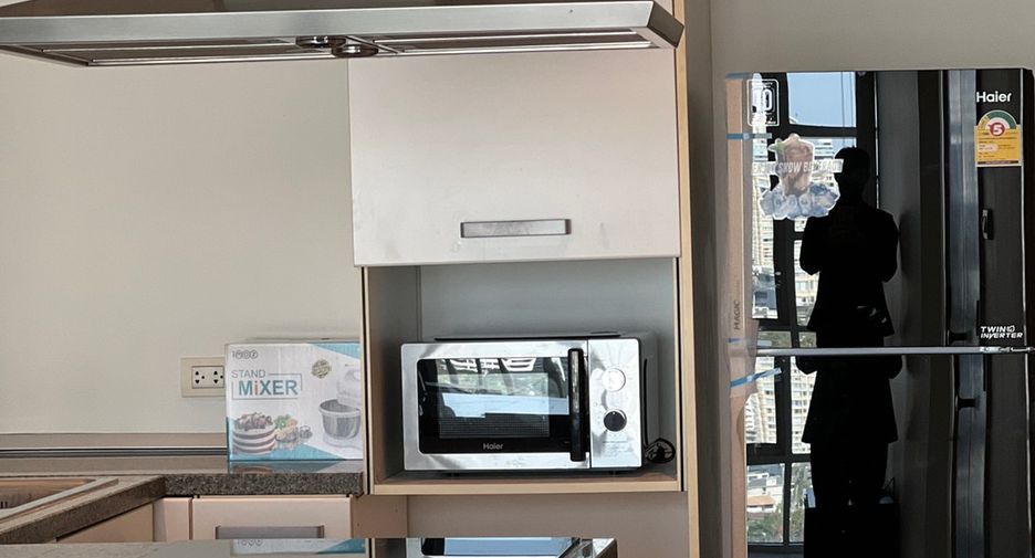 For rent 2 bedrooms condo in Khlong Toei, Bangkok