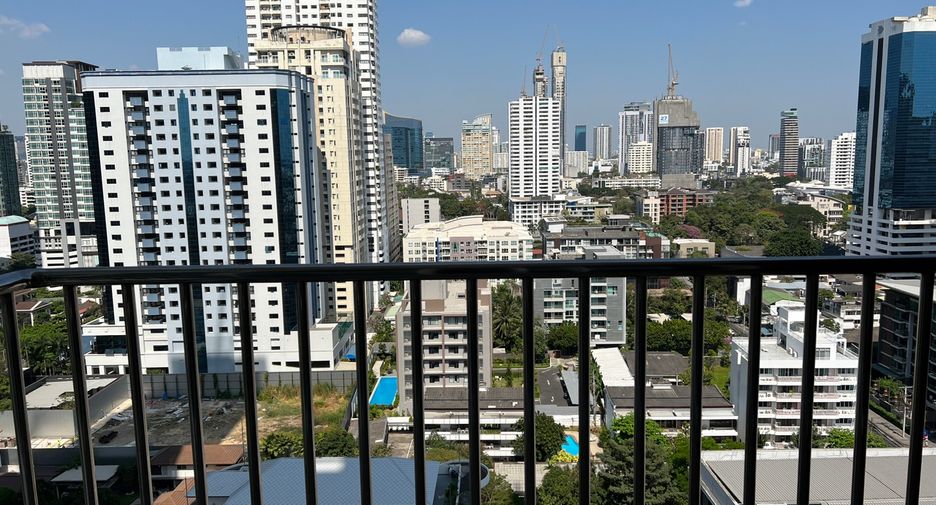 For rent 2 bedrooms condo in Khlong Toei, Bangkok