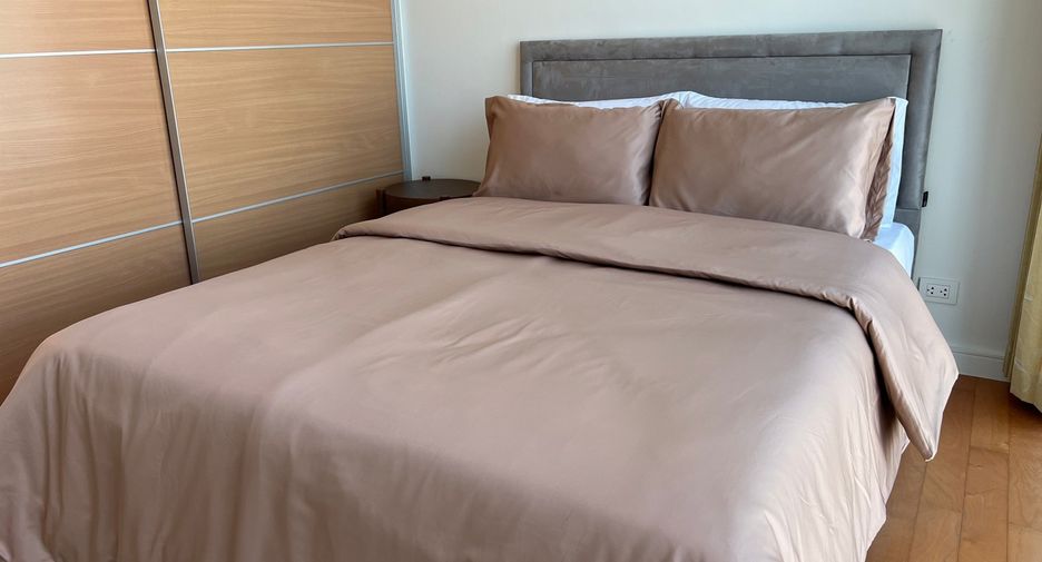 For rent 2 bedrooms condo in Khlong Toei, Bangkok