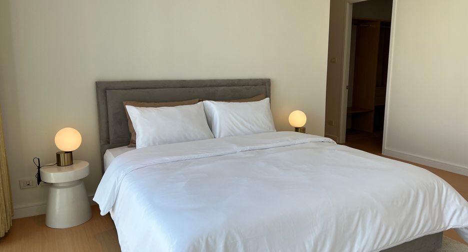 For rent 2 bedrooms condo in Khlong Toei, Bangkok