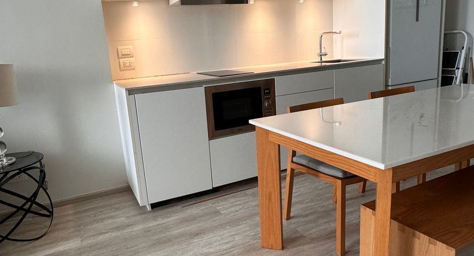 For rent 2 bedrooms condo in Pathum Wan, Bangkok