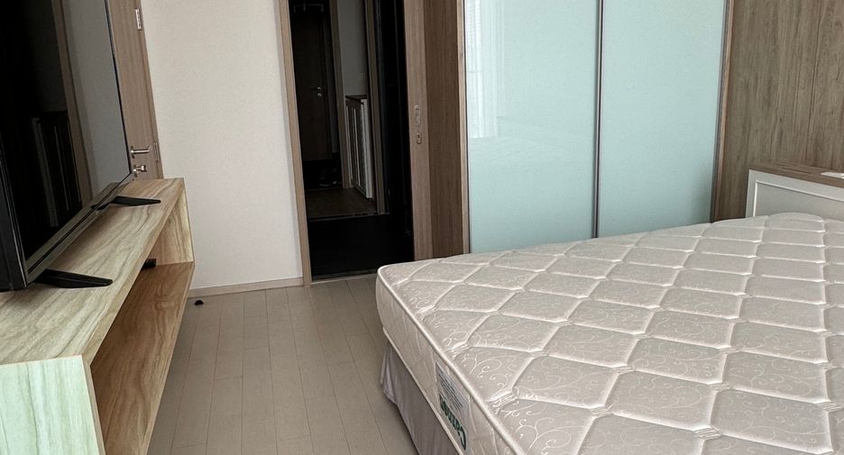 For rent 2 bedrooms condo in Pathum Wan, Bangkok