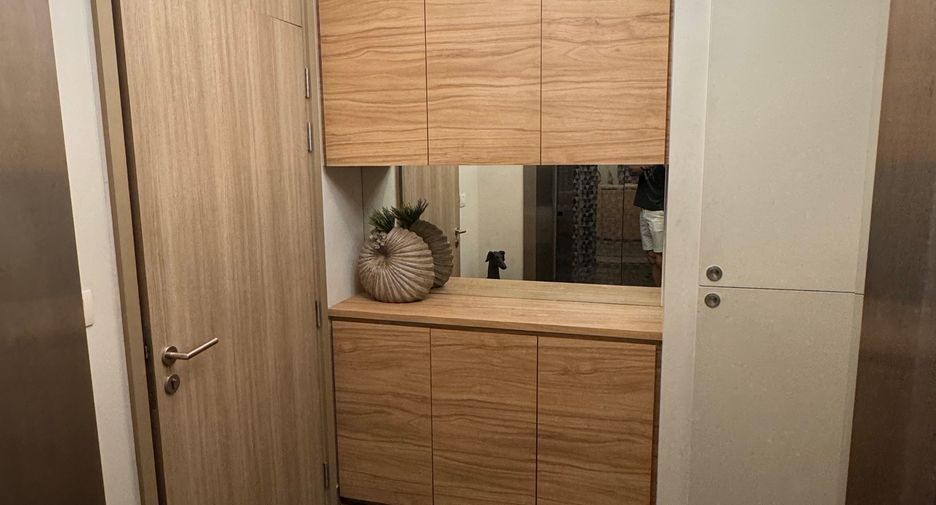 For rent 2 bedrooms condo in Pathum Wan, Bangkok