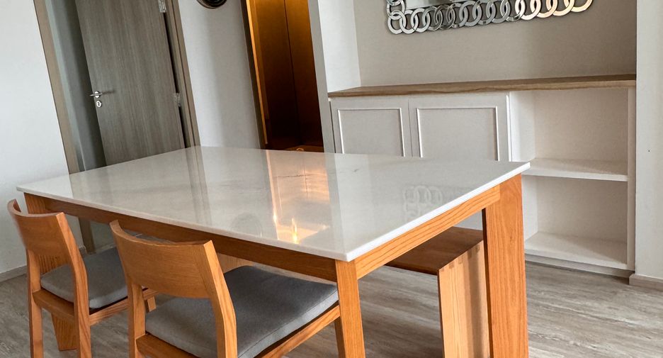 For rent 2 bedrooms condo in Pathum Wan, Bangkok