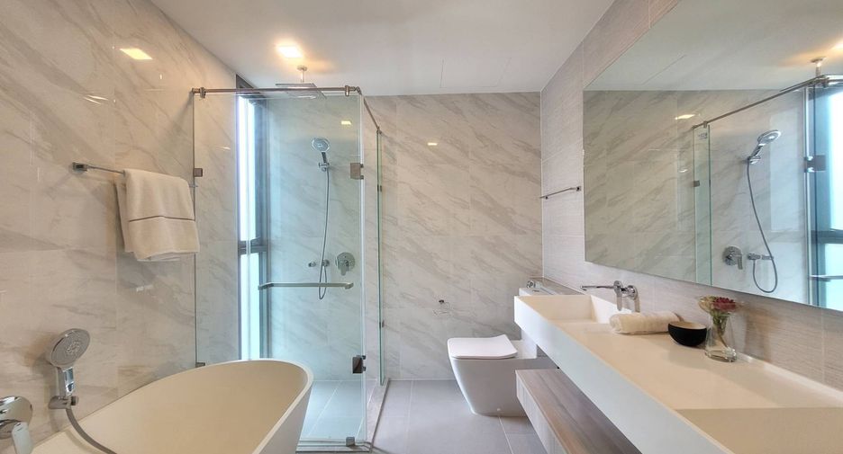 For rent 3 bedrooms condo in Watthana, Bangkok