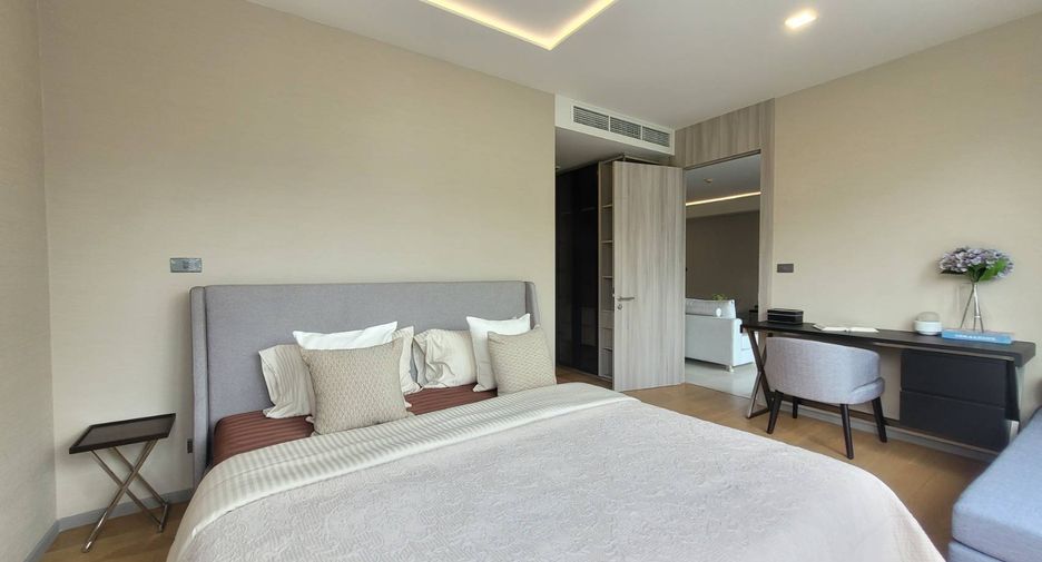 For rent 3 bedrooms condo in Watthana, Bangkok