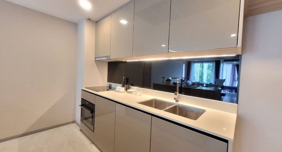 For rent 3 bedrooms condo in Watthana, Bangkok