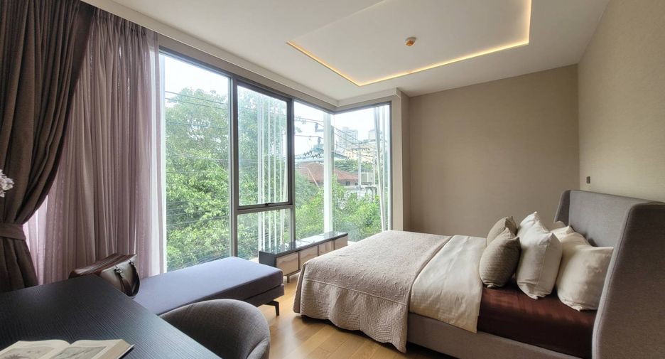 For rent 3 bedrooms condo in Watthana, Bangkok