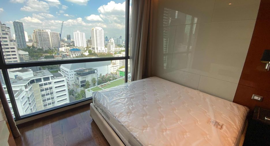 For rent 2 bedrooms condo in Khlong Toei, Bangkok