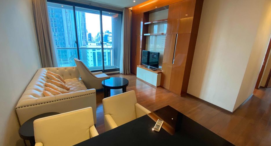 For rent 2 bedrooms condo in Khlong Toei, Bangkok