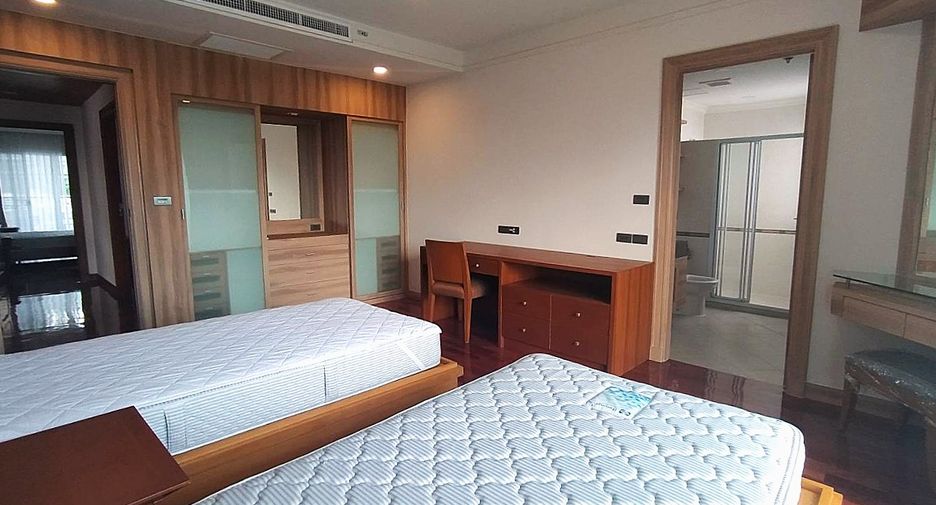 For rent 3 ベッドルーム condo in Khlong Toei, Bangkok