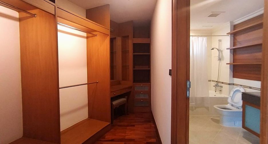 For rent 3 ベッドルーム condo in Khlong Toei, Bangkok