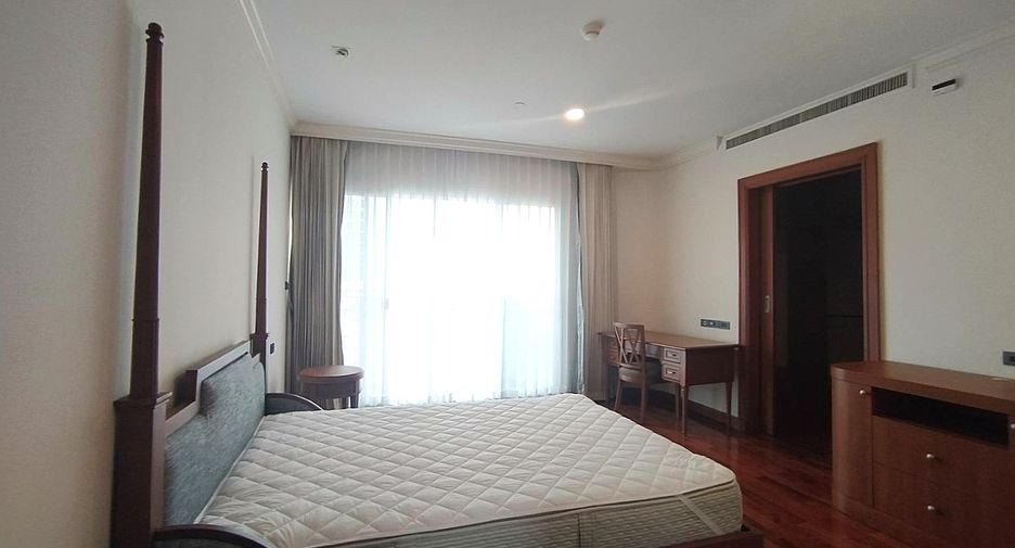 For rent 3 ベッドルーム condo in Khlong Toei, Bangkok