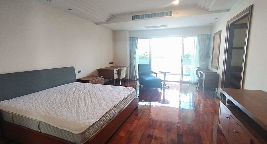 For rent 3 ベッドルーム condo in Khlong Toei, Bangkok