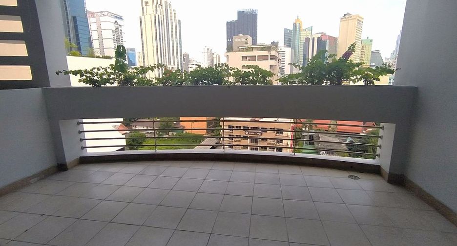 For rent 3 ベッドルーム condo in Khlong Toei, Bangkok