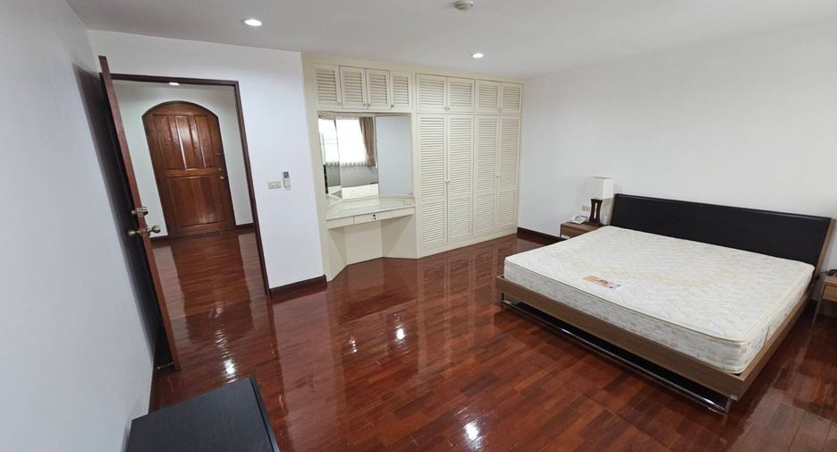For rent 2 bedrooms condo in Pathum Wan, Bangkok