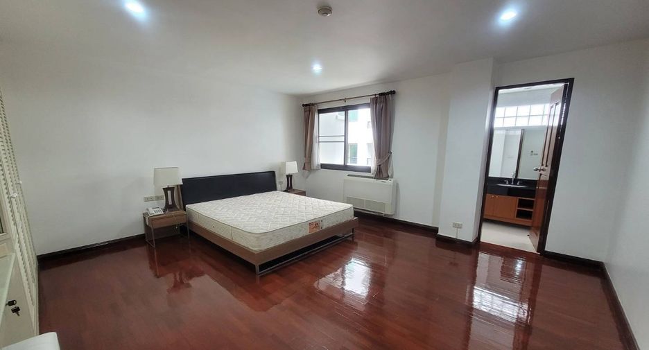 For rent 2 bedrooms condo in Pathum Wan, Bangkok